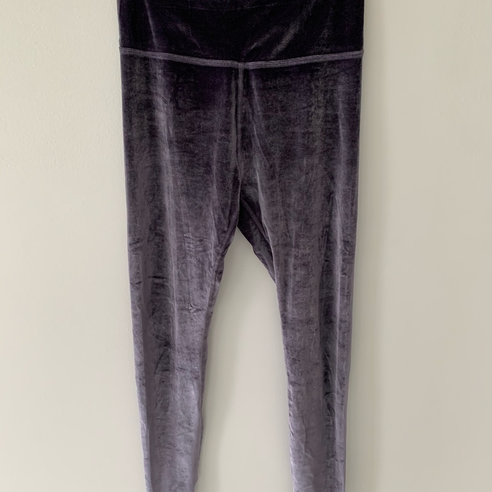 Beyond Yoga velvet leggings